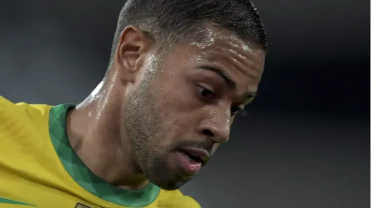 Foto: Jorge Rodrigues/AGIF - Renan Lodi em jogo pela Seleção Brasileira
