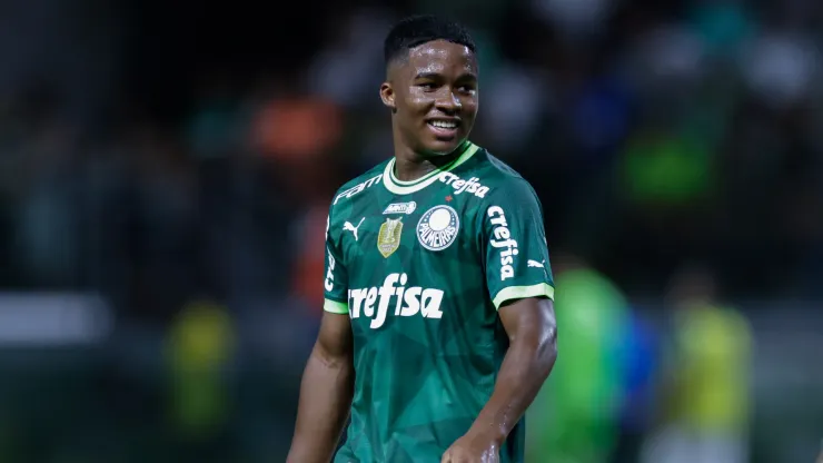 Endrick durante partida pelo Palmeiras. Alexandre Schneider/Getty Images
