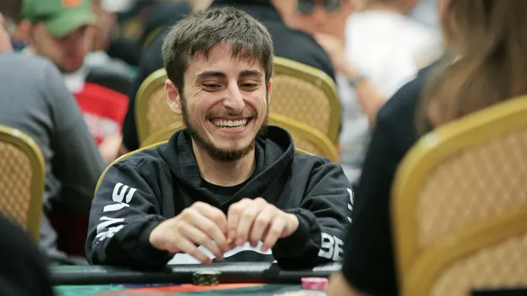 Daniel Aziz recebeu grande premiação no poker online
