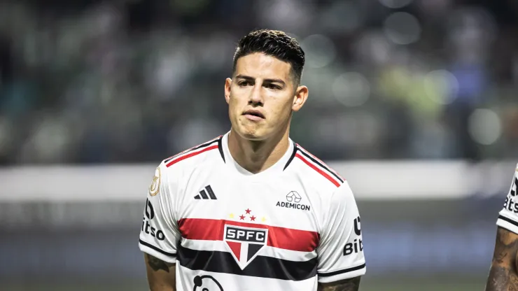 James Rodríguez, jogador do São Paulo, durante partida da equipe no Brasileirão. Foto: Abner Dourado/AGIF
