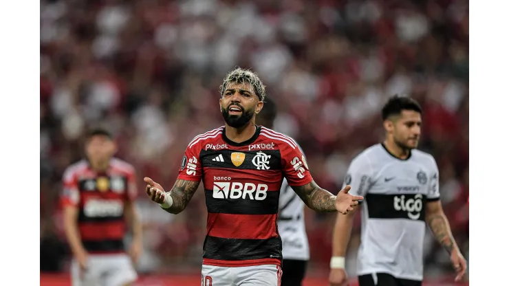 "Está fora de forma"; Casagrande não perdoa mais uma expulsão de Gabigol, e critica atacante do Flamego em clássico - Foto: Thiago Ribeiro/AGIF
