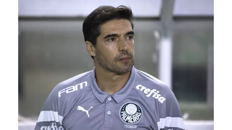 SP - BARUERI - 11/11/2023 - BRASILEIRO A 2023, PALMEIRAS X INTERNACIONAL - Abel Ferreira tecnico do Palmeiras durante partida contra o Internacional no estadio Arena Barueri pelo campeonato Brasileiro A 2023. Foto: Marcello Zambrana/AGIF
