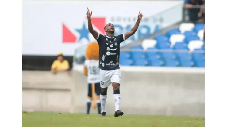 Foto: Fernando Torres/AGIF - Muriqui em jogo pelo Remo
