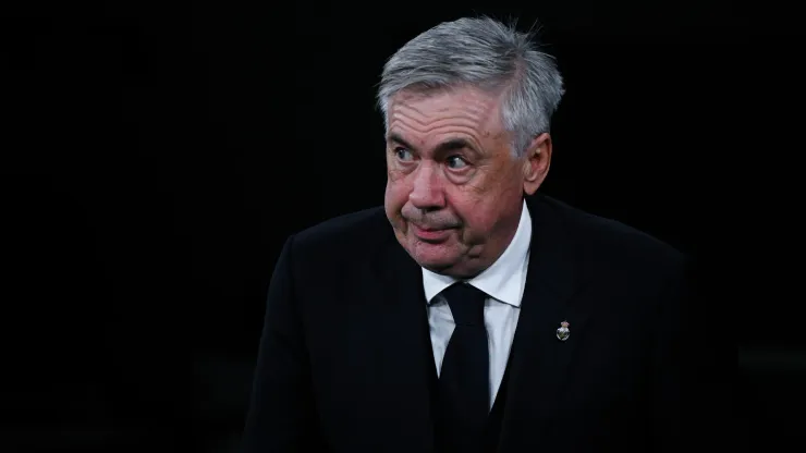 Carlo Ancelotti, técnico do Real Madrid, durante partida da sua equipe - Foto: David Ramos/Getty Images
