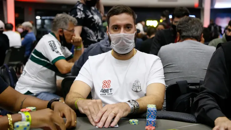 Júlio Lins garantiu boa premiação no poker online
