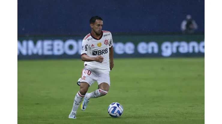 Matheus Gonçalves e +3; Flamengo terá o retorno de quatro jogadores para a próxima temporada que estão emprestados em 2023 - Photo by Franklin Jacome/Getty Images
