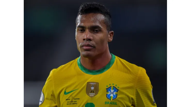 Alex Sandro entrou na mira do Grêmio para 2024 - Foto: Thiago Ribeiro/AGIF
