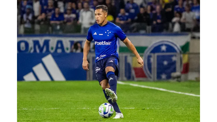 MG - BELO HORIZONTE - 21/06/2023 - BRASILEIRO A 2023, CRUZEIRO X FORTALEZA - Marlon jogador do Cruzeiro durante partida contra o Fortaleza no estadio Mineirao pelo campeonato BRASILEIRO A 2023. Foto: Fernando Moreno/AGIF
