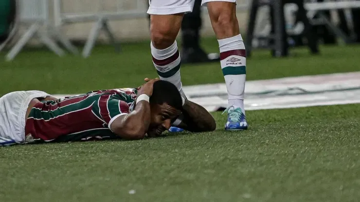 John Kennedy comemoral gol em homenagem à Fred durante gol contra o Coritiba. Foto: Mailson Santana / Fluminense
