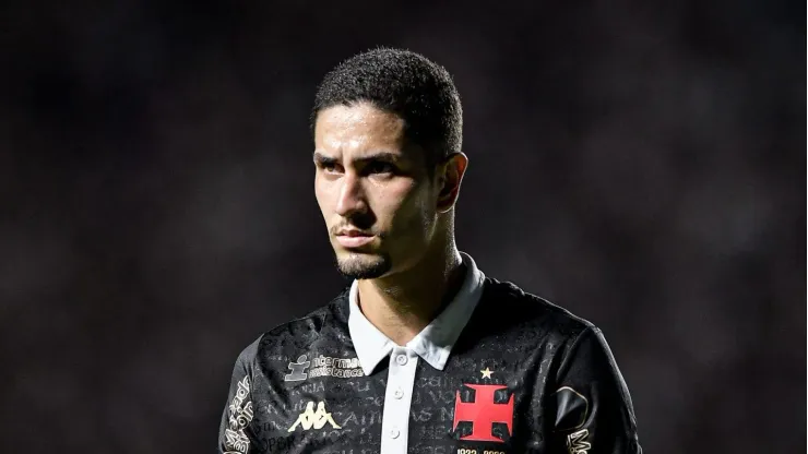 RJ - RIO DE JANEIRO - 06/11/2023 - BRASILEIRO A 2023, VASCO X BOTAFOGO - Praxedes jogador do Vasco durante partida contra o Botafogo no estadio Sao Januario pelo campeonato Brasileiro A 2023. Foto: Thiago Ribeiro/AGIF
