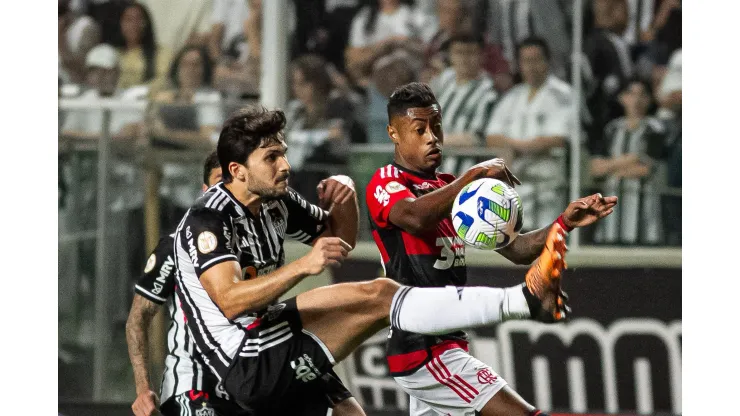 MG - BELO HORIZONTE - 29/07/2023 - BRASILEIRO A 2023, ATLETICO-MG X FLAMENGO - Bruno Henrique jogador do Flamengo durante partida contra o Atletico-MG no estadio Independencia pelo campeonato Brasileiro A 2023. Foto: Fernando Moreno/AGIF
