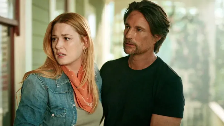 Melinda Monroe (Alexandra Breckenridge) e Jack Sheridan (Martin Henderson)  em cena de Virgin River - Foto: Reprodução/Netflix
