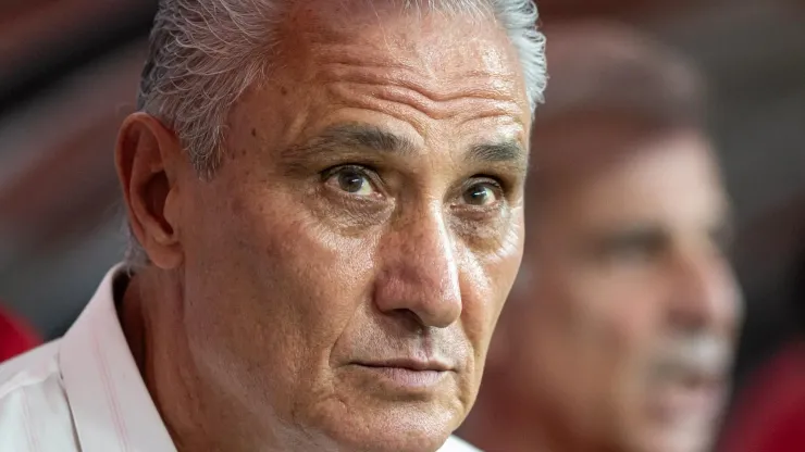 Foto: Fernando Moreno/AGIF - Tite comandando o Flamengo em partida pelo Campeonato Brasileiro
