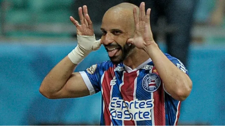 Foto: Jhony Pinho/AGIF - Thaciano comemorando um dos gols do Bahia contra o Atlético-MG, pelo Campeonato Brasileiro
