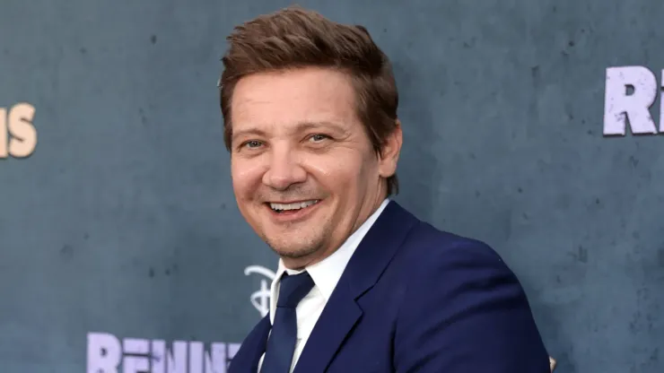 Jeremy Renner mostra recuperação após acidente - Foto: Anna Webber/Getty Images
