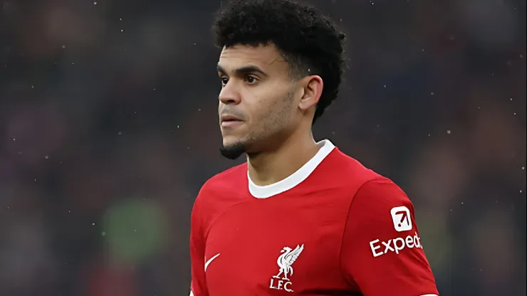 Foto: Clive Brunskill/Getty Images - Luis Díaz em partida pelo Liverpool na Premier League
