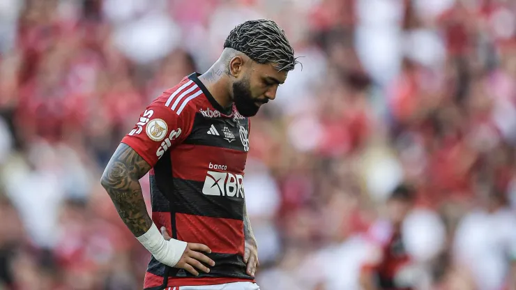 Gabigol, jogador do Flamengo, durante partida contra o América no estádio Maracanã pelo Campeonato Brasileiro - Foto: Thiago Ribeiro/AGIF
