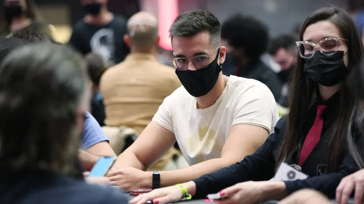 Dalton Hobold recebeu boa premiação no poker online
