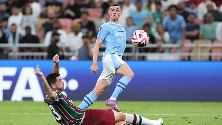 Foto: Francois Nel/Getty Images - Foden e Nino disputando lance no segundo gol do Manchester City
