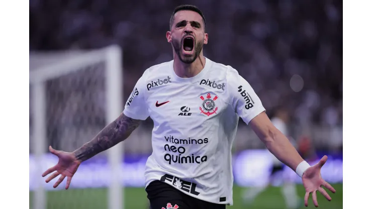 Renato Augusto jogador do Corinthians comemora seu gol durante partida contra o America-MG no estadio Arena Corinthians pelo campeonato Copa do Brasil 2023. Ettore Chiereguini/AGIF
