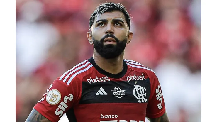 Gabigol conversou com pessoas próximas sobre seu futuro - Foto: Thiago Ribeiro/AGIF
