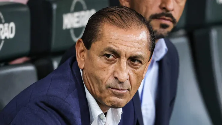 Ramon Diaz tecnico do Vasco durante partida contra o Cruzeiro no estadio Mineirao pelo campeonato Brasileiro A 2023. Gilson Lobo/AGIF
