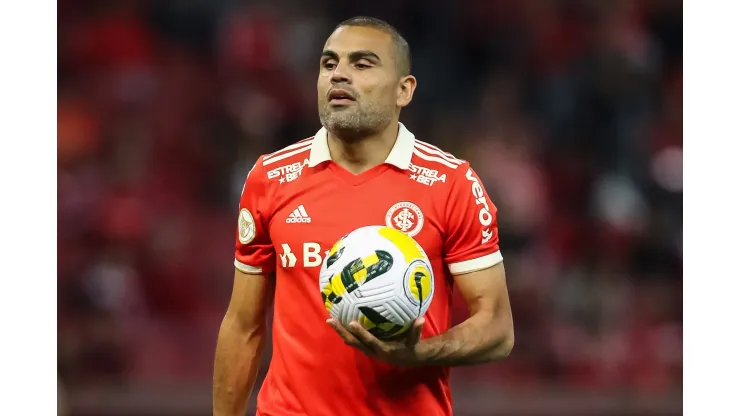 RS - Porto Alegre - 14/08/2022 - BRASILEIRO A 2022, INTERNACIONAL X FLUMINENSE - Gabriel Mercado jogador do Internacional durante partida contra o Fluminense no estadio Beira-Rio pelo campeonato Brasileiro A 2022. Foto: Pedro H. Tesch/AGIF
