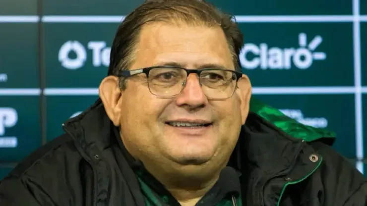 Foto: Robson Mafra/AGIF – Guto Ferreira, técnico do Coritiba
