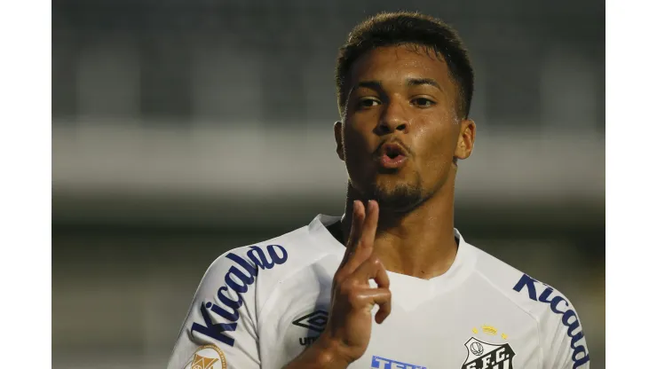 Foto: Ricardo Moreira/Getty Images - Marcos Leonardo fez mais um no Benfica
