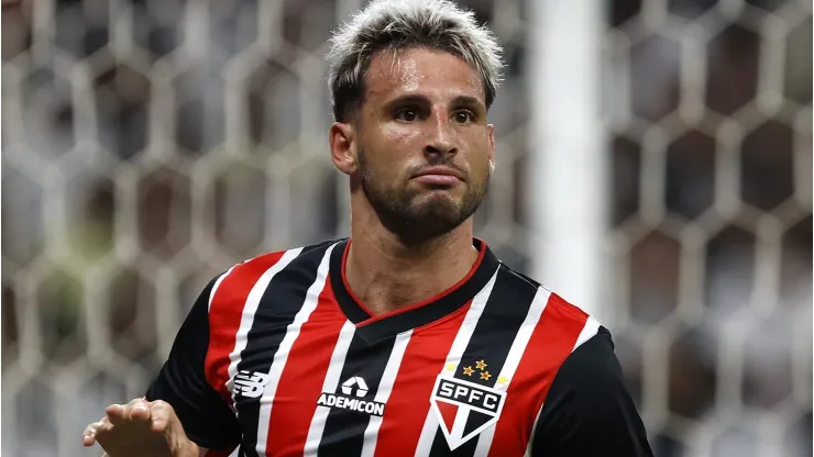 Foto: Rubens Chiri/Saopaulofc - Calleri comemorando pelo São Paulo em jogo contra o Corinthians
