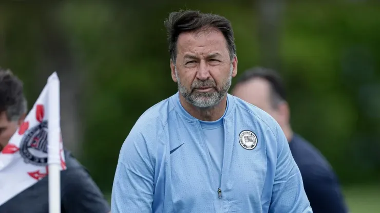 Foto: Rodrigo Coca/Agência Corinthians - Augsuto Melo se reúne com líderes das organizadas
