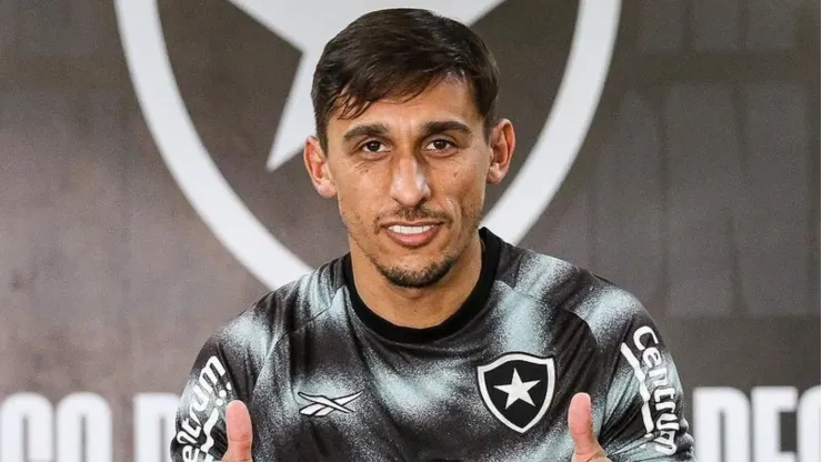 Foto: Arthur Barreto/Botafogo - Damián Suárez é o novo reforço do Botafogo
