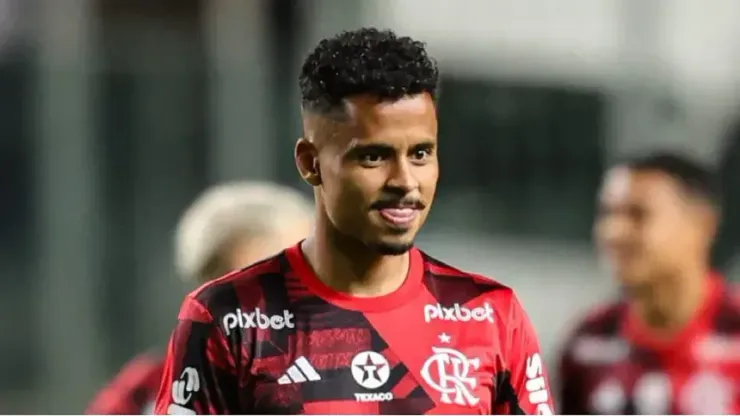 Foto: Gilson Lobo/AGIF - Allan em partida pelo Flamengo
