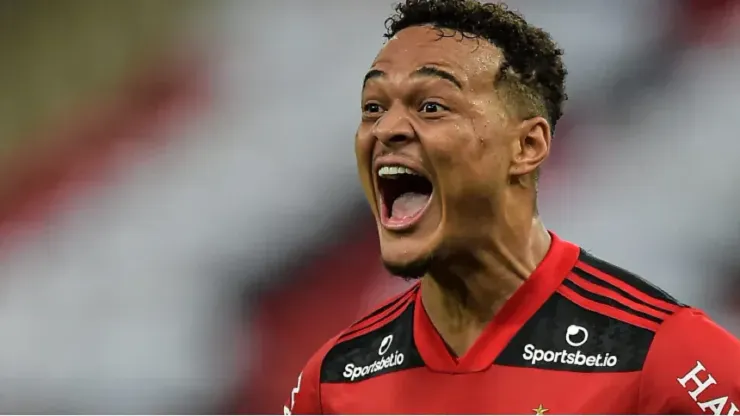 Foto: Thiago Ribeiro/AGIF - Rodrigo Muniz quando atuava pelo Flamengo
