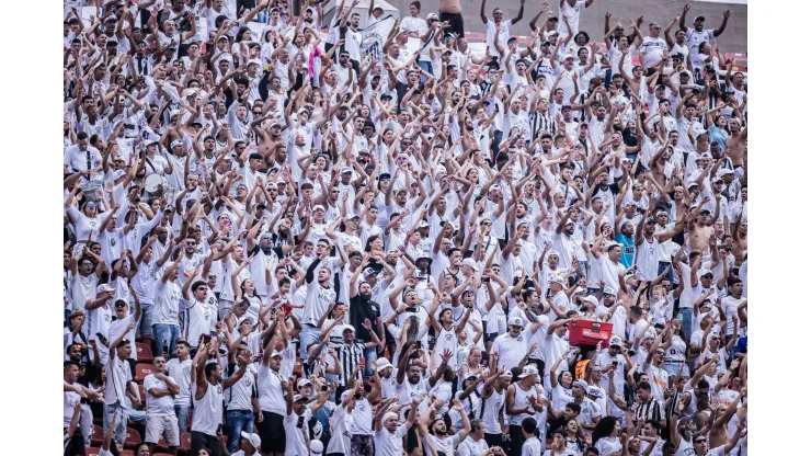 Foto: Abner Dourado/AGIF - Torcida do Santos lotou o Morumbis
