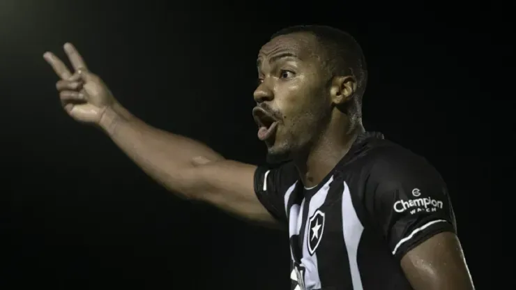 Foto: Jorge Rodrigues/AGIF - Marlon Freitas foi escolhido como destaque da partida entre Fluminense e Botafogo
