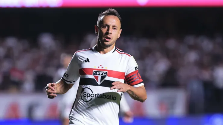 Rafinha durante a partida do São Paulo contra a LDU. Defensor quase não atuou em 2024 
