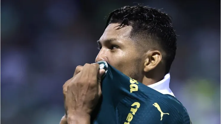 PALMEIRAS X BOTAFOGO-SP - Rony jogador do Palmeiras comemora seu gol durante partida contra o Botafogo-SP no estadio Arena Barueri pelo campeonato Paulista 2024. Foto: Marcello Zambrana/AGIF
