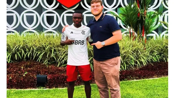 Hassan chegou ao CT do Flamengo para iniciar os trabalhos na equipe - Foto: Instagram
