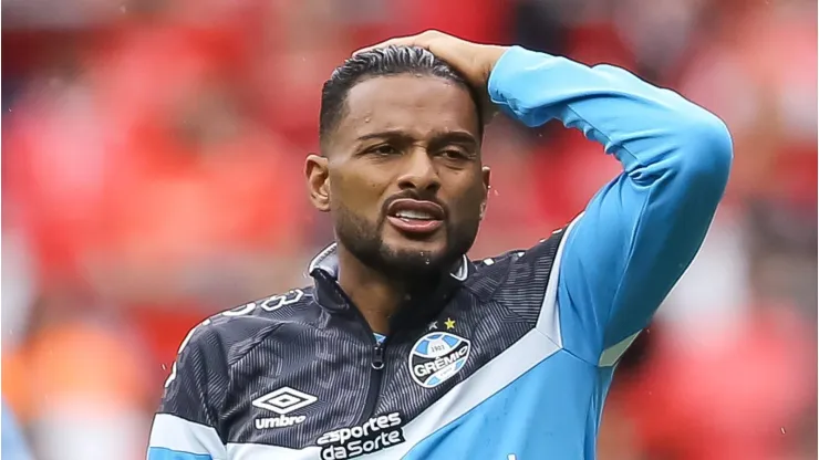 Grêmio observa laterais no mercado para vaga de Reinaldo e camisa 6 do São Paulo é consultado
