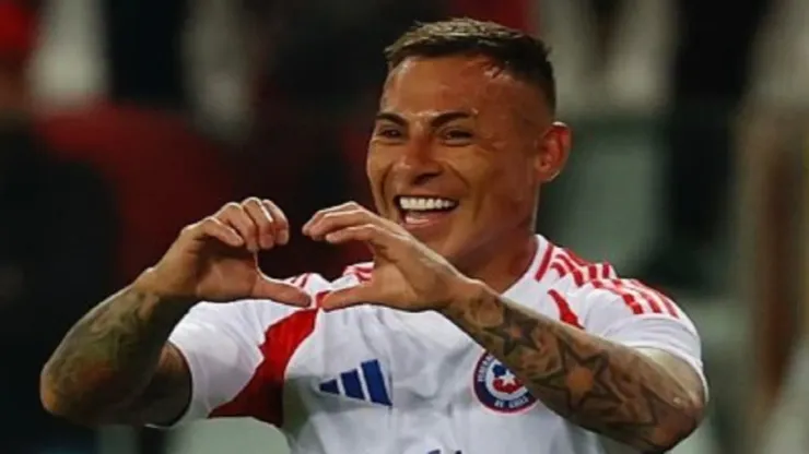 Foto: Twitter/La Roja - Eduardo Vargas quebrou jejum de dez meses sem fazer gols
