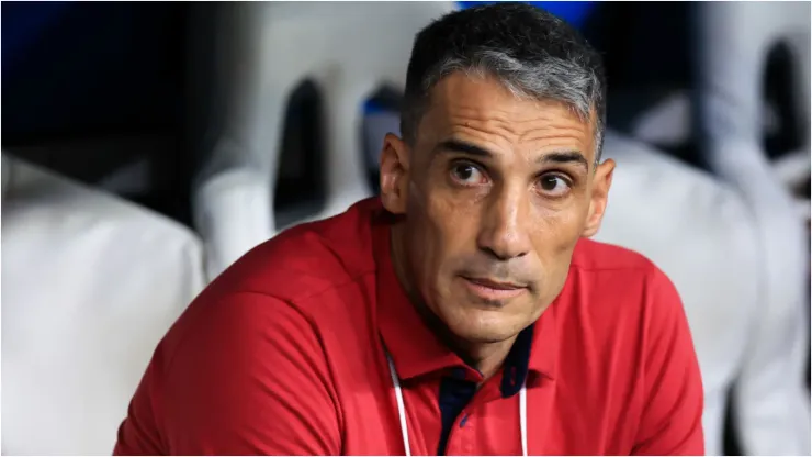 Vojvoda, treinador do Fortaleza, durante jogo - Foto: Buda Mendes/Getty Images.
