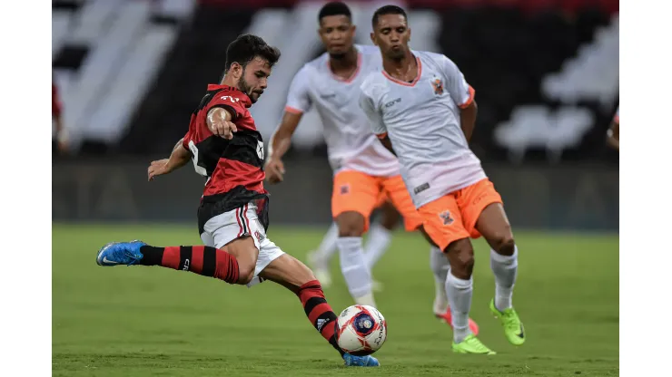 RJ - Rio de Janeiro - 02/03/2021 - CARIOCA 2021, FLAMENGO X NOVA IGUACU - Daniel Cabral jogador do Flamengo durante partida contra o Nova Iguacu no estadio Maracana pelo campeonato Carioca 2021. Foto: Thiago Ribeiro/AGIF
