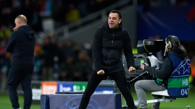 Xavi vibrando em partida entre Barcelona e Napoli.
(Foto Alex Caparros/Getty Images) 
