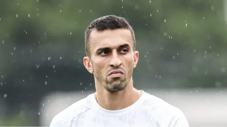 Foto: Reinaldo Campos/AGIF - João Schmidt em treino pelo Santos
