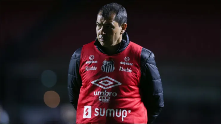 Fábio Carille em jogo pelo Santos - Foto: Alexandre Schneider/Getty Images
