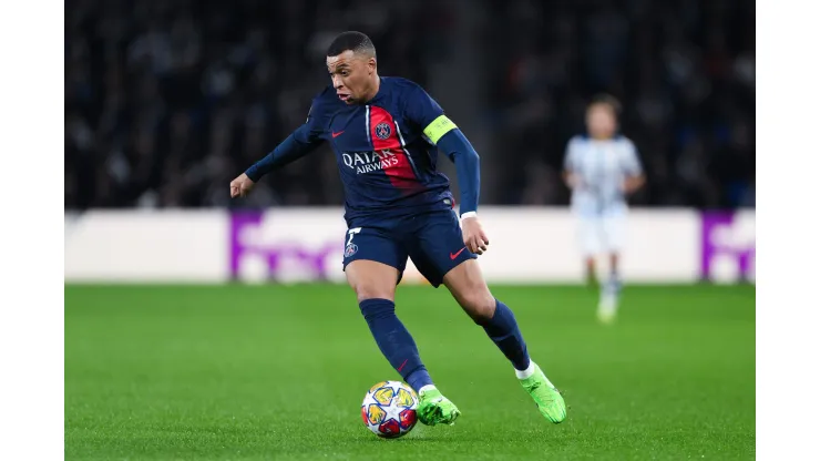 Mbappe atuando pelo PSG na Champions League (Foto de David Ramos/Getty Images)
