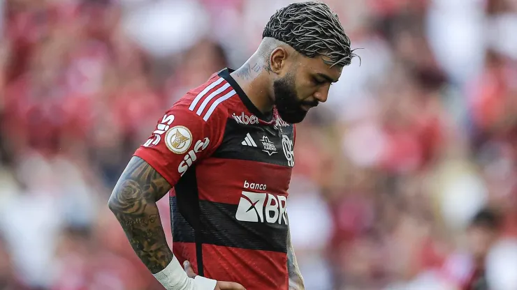 Gabigol tenta efeito suspensivo no Flamengo para voltar a jogar e conta até com Dorival
