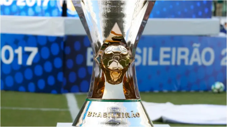 Troféu do Campeonato Brasileiro - Foto: Alexandre Schneider/Getty Images
