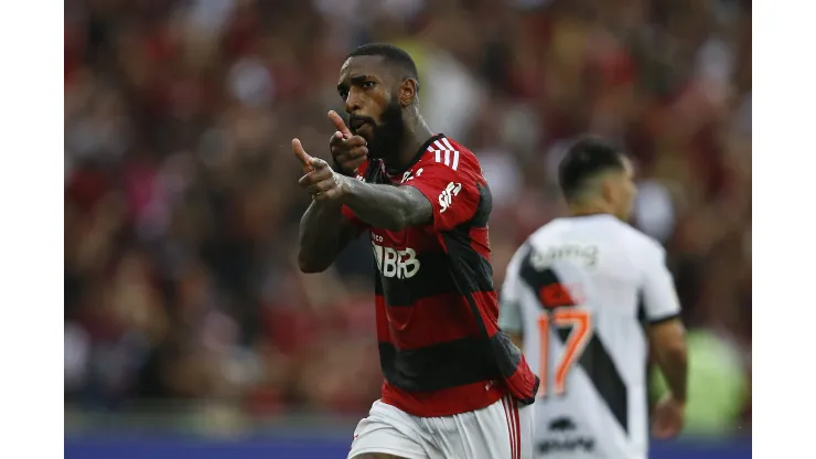 Gerson em atuação pelo Flamengo contra o Vasco da Gama (Foto de Wagner Meier/Getty Images)
